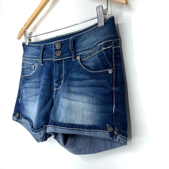 Wallflower Fade Wash Stitched Mid Rise Denim Shorts Size 5 - Picture 3 of 15